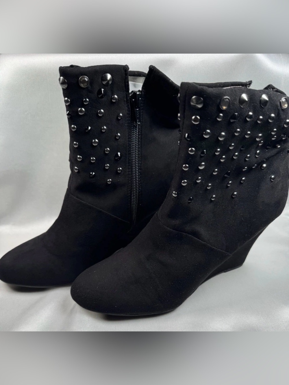 Kathy Van Zeeland Black Studded Wedge Ankle Boots Size 6.5M NIB Glam Rock Y2K